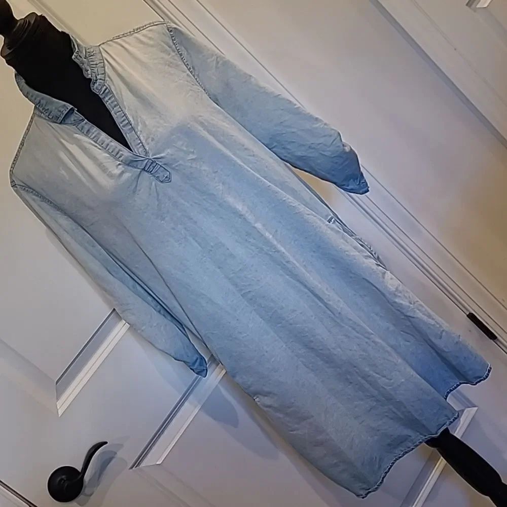 Luxology sz 12 distressed denim Blue dress with pockets